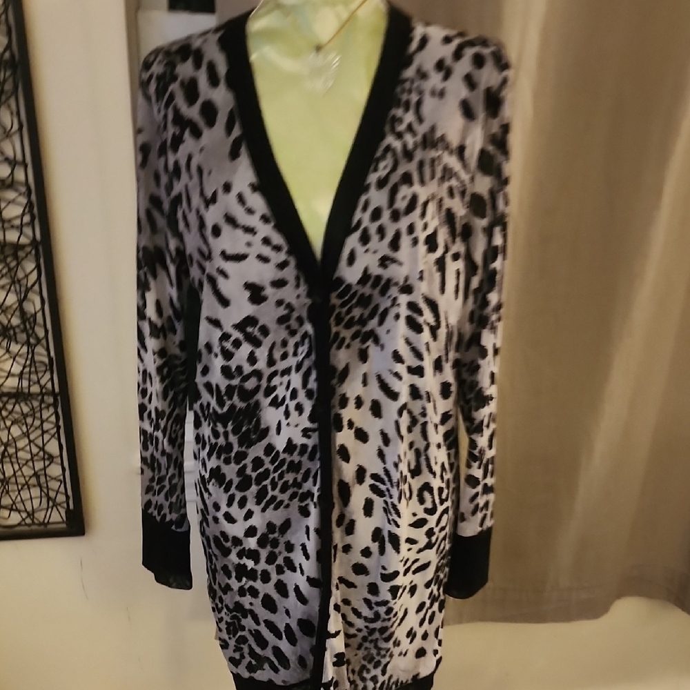 Chico’s Womens Soft Lightweight Mesh Leopard Leo Cardigan Size 1 Sz 8 Sz S